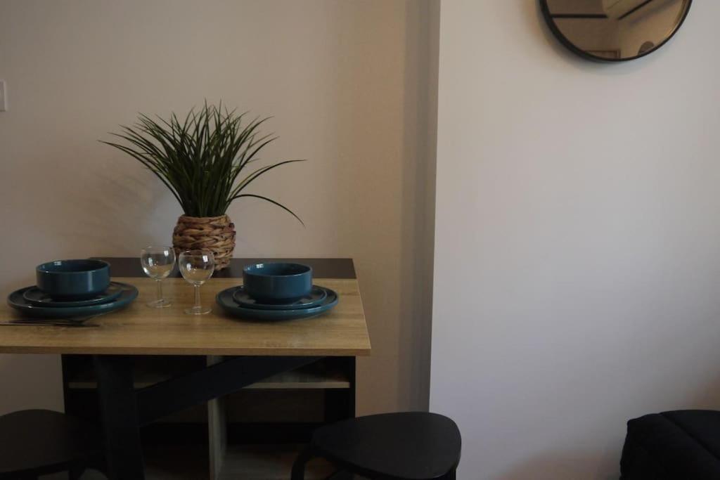 Petit Cocon Douillet Climatise Pour 2 Pers Apartment Ла Кро Екстериор снимка